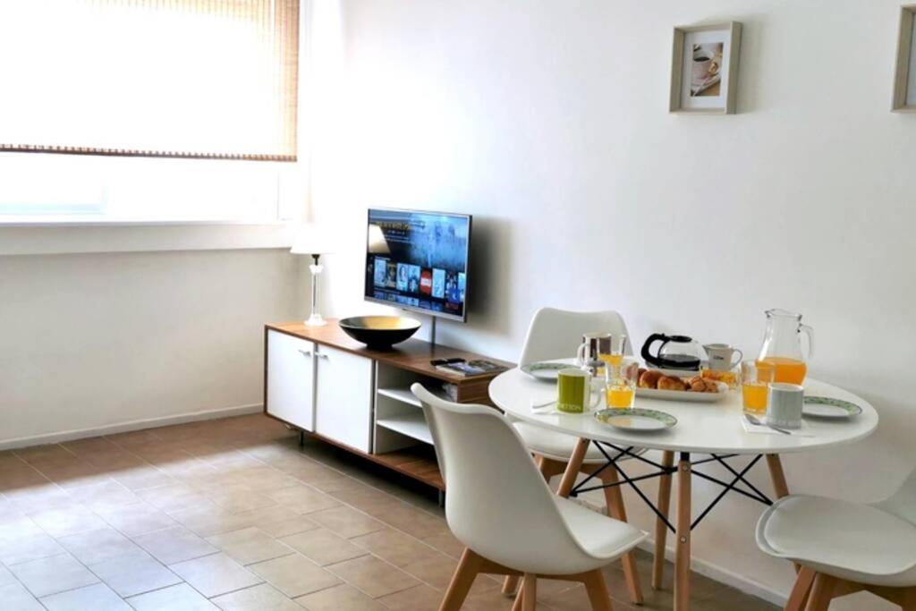 Luminoso 2 Ambientes En Almagro Av Corrientes 3 Personas Apartment Buenos Aires Exterior photo